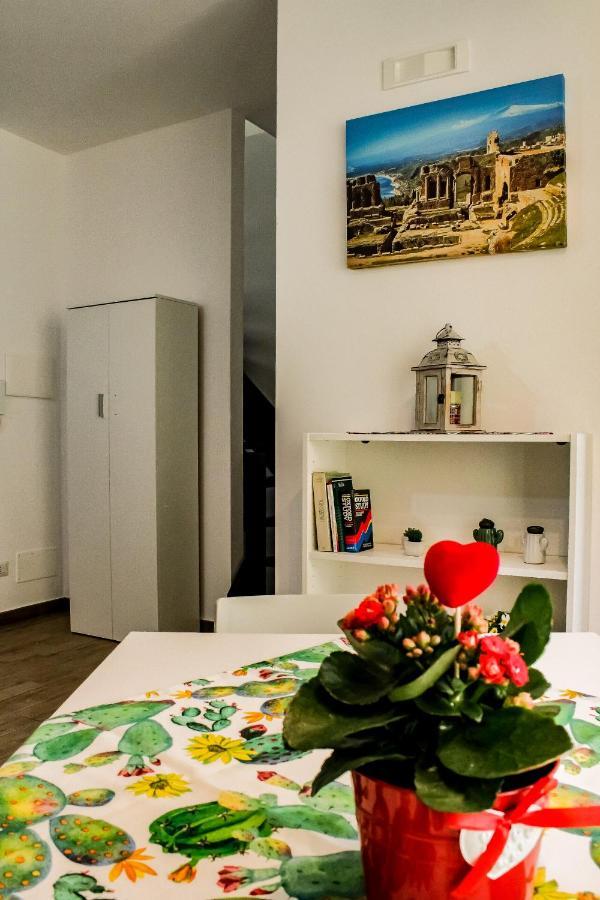 Appartement Casa Peppino à Letojanni Extérieur photo